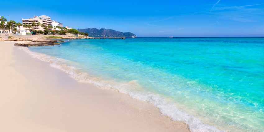 Cala Bona y Cala Millor-dos mundos conectados