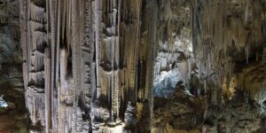 Las cuevas más grandes de España-guía para espeleólogos y viajeros